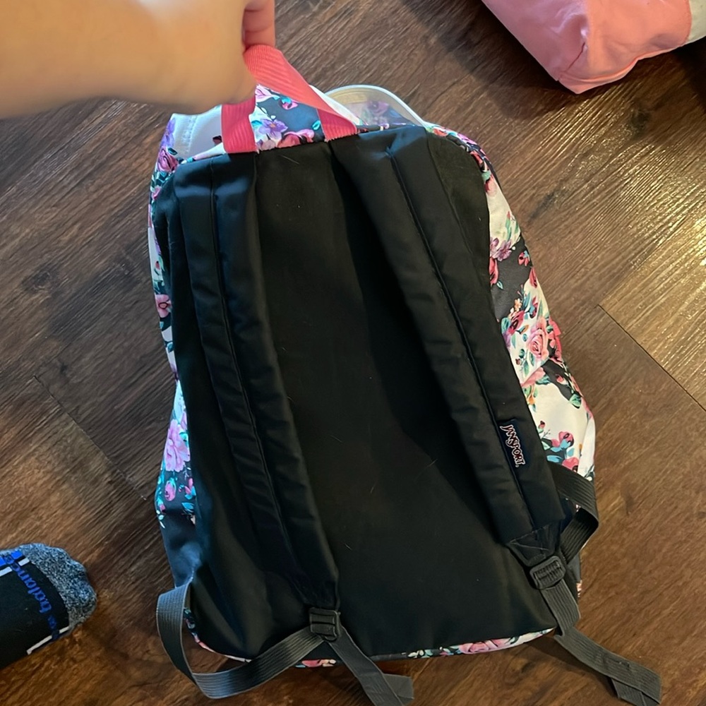 Backpack - Picture 3 of 4